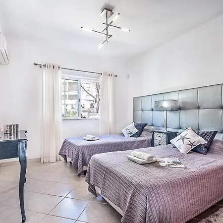Sleeps 8 With Pool Air Con And Wifi * Gale de Cima