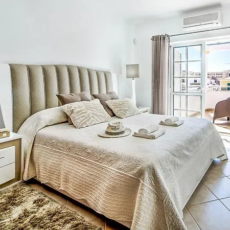 Villa Sleeps 8 With Pool Air Con And Wifi