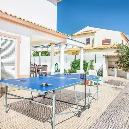 Sleeps 8 With Pool Air Con And Wifi Βίλα